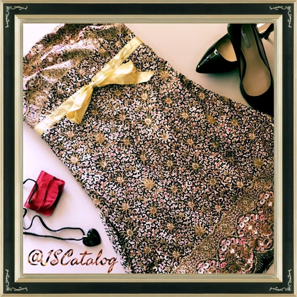 🎉HP🎉Gold Beaded Strapless Cocktail Floral Dress